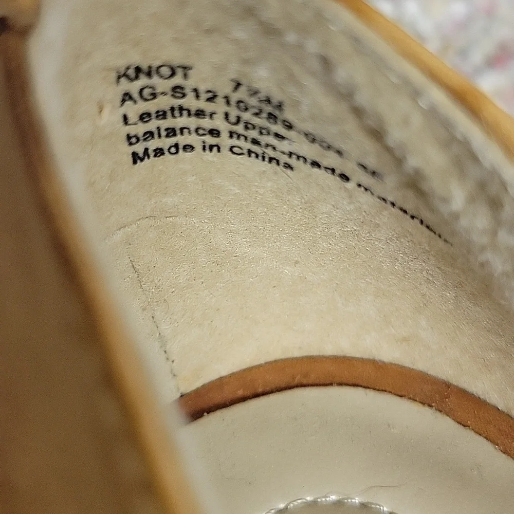 Andrew Geller Tan Textured Knot Platform Heels 7.5 Office Career Business - Picture 7 of 8